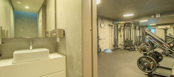 5 bedrooms House in Porto, Portugal No. 17187 12