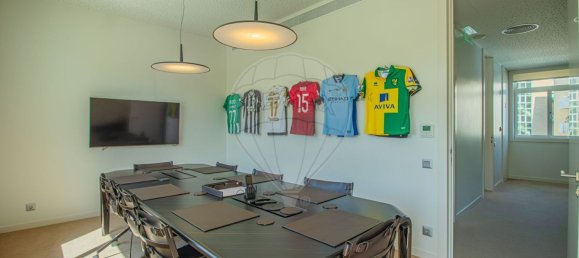 5 bedrooms House in Porto, Portugal No. 17187 7