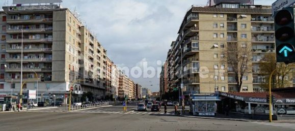 4-Zimmer Gewerbliche Immobilie in Rome, Italy, Nr. 337907 4