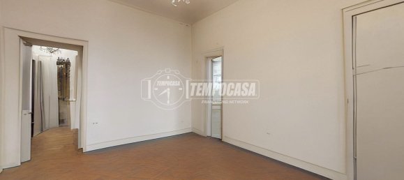 5 rooms Apartment in Turin, Italy No. 140663 5