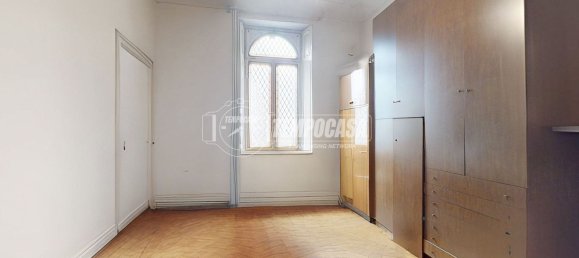 5 rooms Apartment in Turin, Italy No. 140663 7