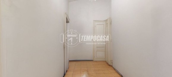 5 rooms Apartment in Turin, Italy No. 140663 6