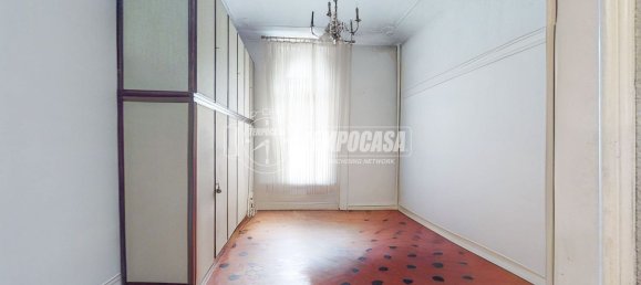 5 rooms Apartment in Turin, Italy No. 140663 11
