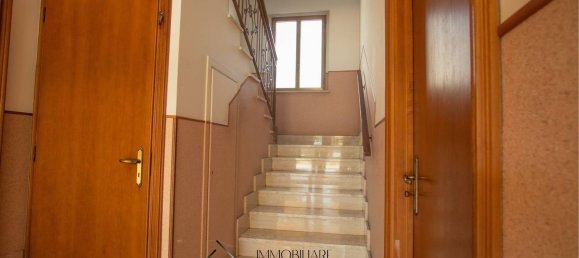 Квартира с 4 спальнями в Дженола, Италия № 349124 4