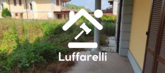 7 rooms House in Roncaro, Italy No. 7653 3