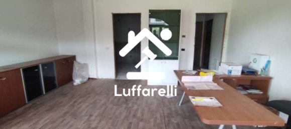 7 rooms House in Roncaro, Italy No. 7653 5