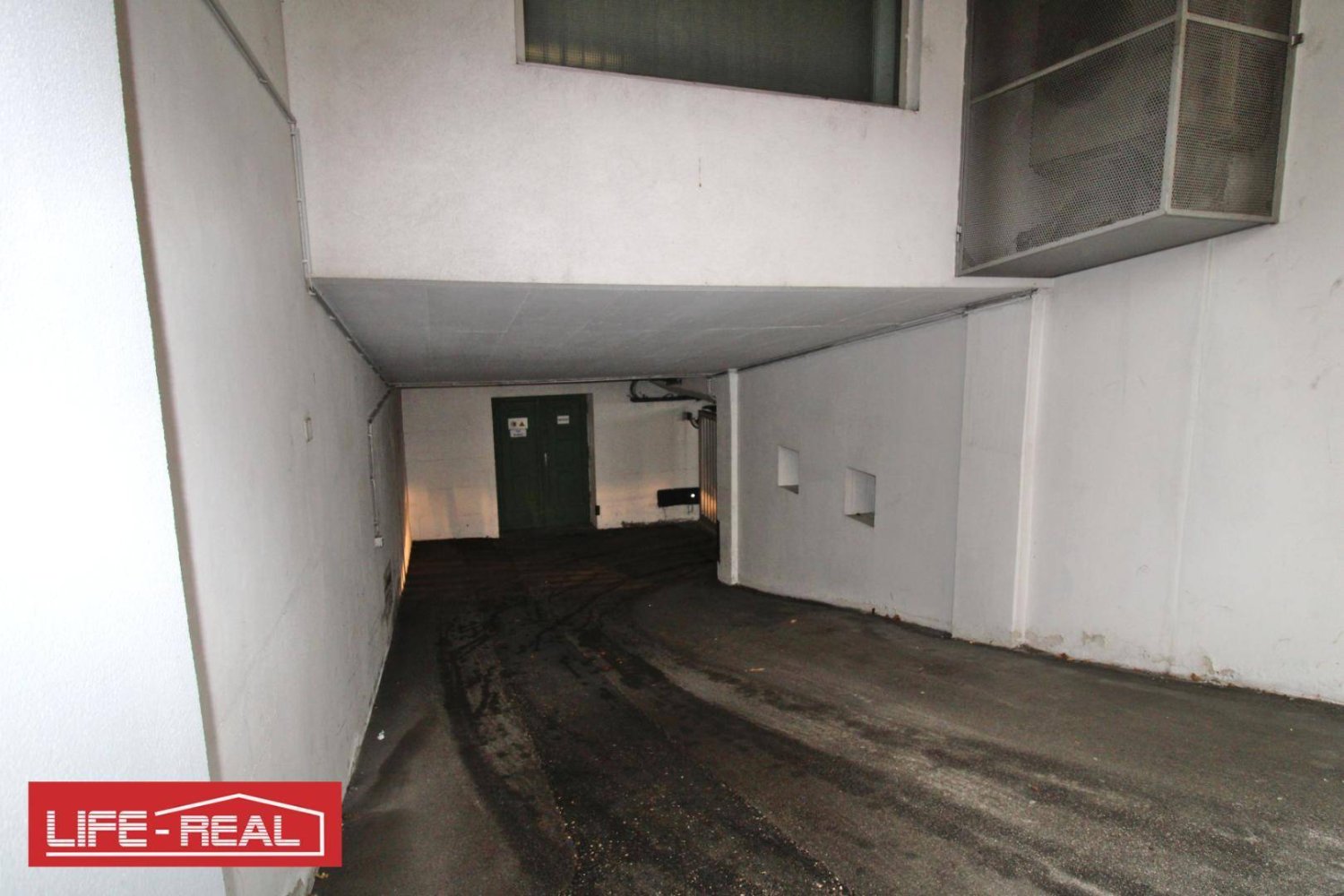 Garage in Traun, Austria 12m², Nr. 251073