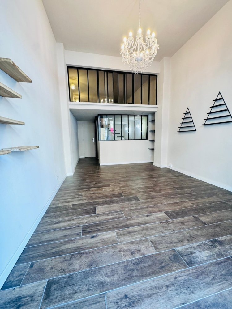 3غرفة عقار تجاري في Ajaccio, France رقم 47824