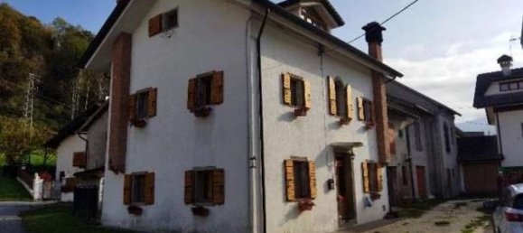 5 rooms House in Alpago, Italy No. 301724 2