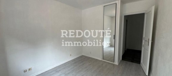 2 bedrooms Apartment in Reims, France No. 329678 9