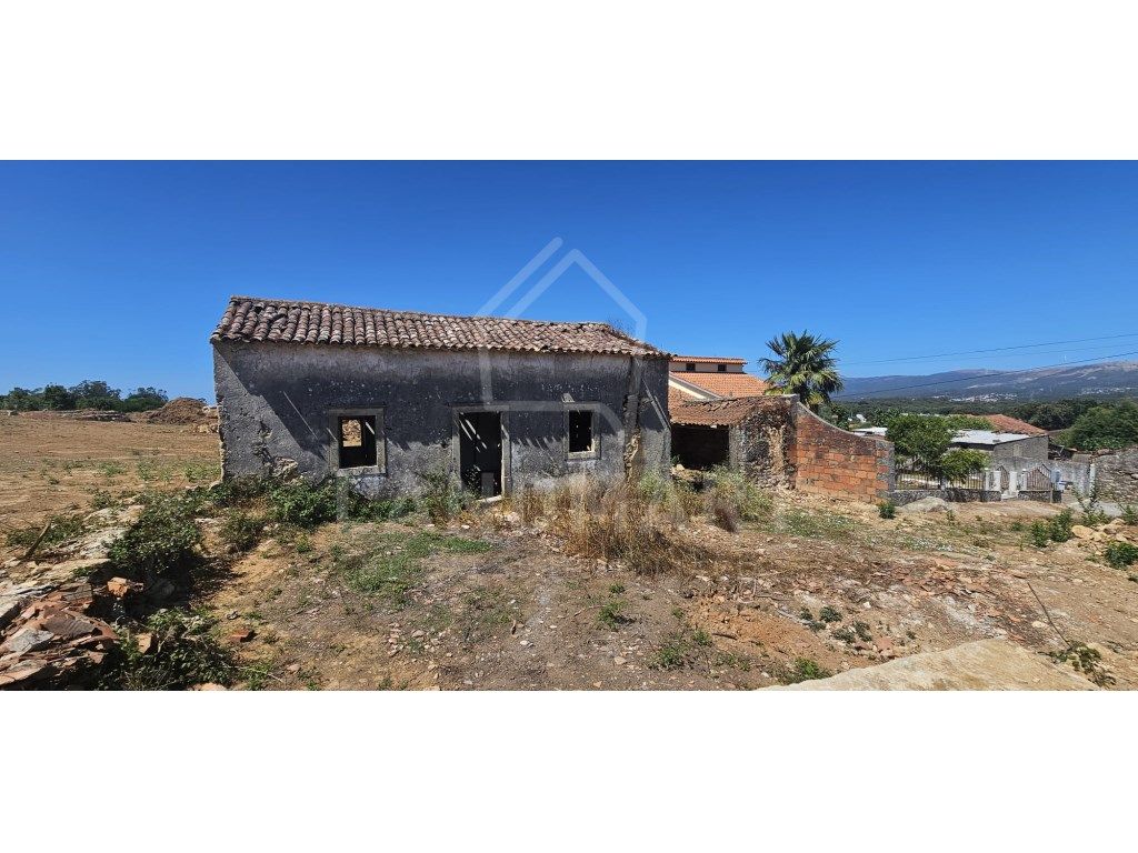 2 bedrooms House in Turquel, Portugal No. 260178