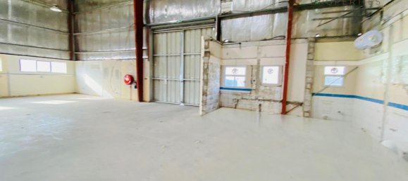 1300.6m² Warehouse in Ras Al Khor, UAE No. 25223 2
