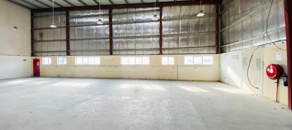 1300.6m² Warehouse in Ras Al Khor, UAE No. 25223 4
