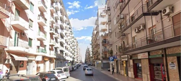 2-salle Appartement à Taranto, Italy No. 66557 11