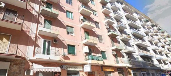 2-salle Appartement à Taranto, Italy No. 66557 10