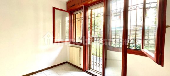 1 bedroom Apartment in Bologna, Italy No. 29253 18