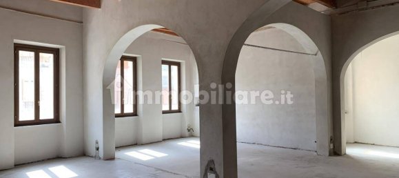  عقار تجاري في Sassari, Italy 255متر مربع رقم 132004 2