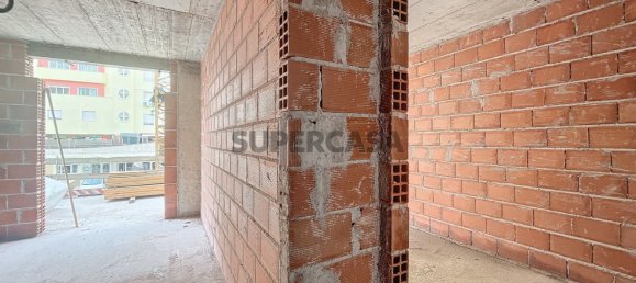 Apartamento de 2 dormitorios en Corroios, Portugal No. 158734 7
