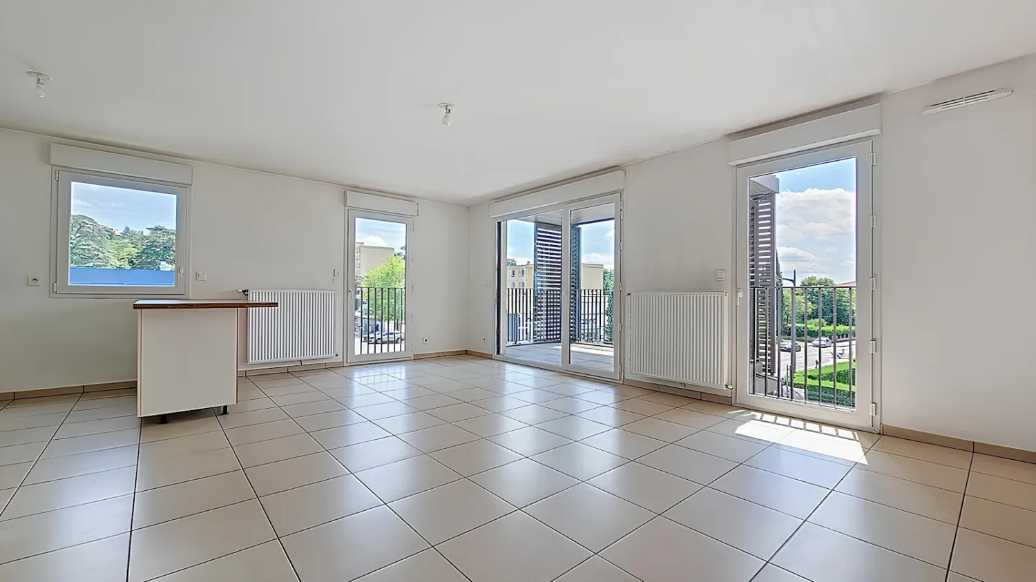 2 bedrooms Apartment in Rhone, France No. 321681