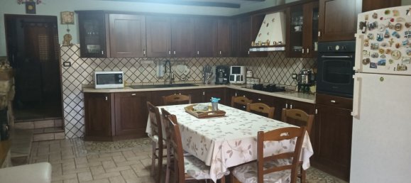 5 rooms House in Farindola, Italy No. 303085 2