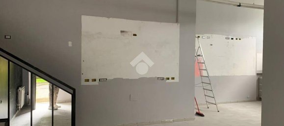 Gewerbliche Immobilie in Milan, Italy 95m², Nr. 341831 2