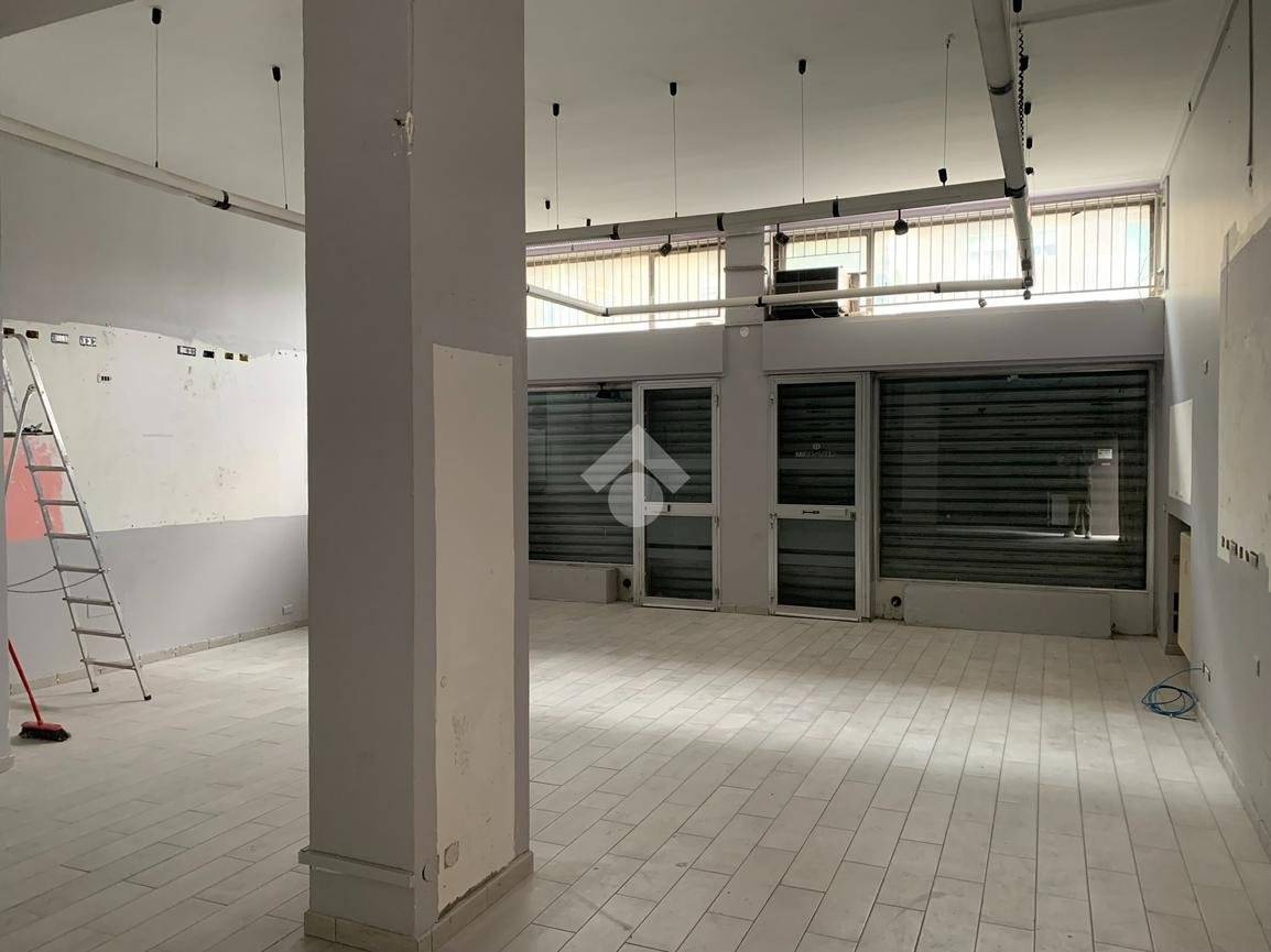 Gewerbliche Immobilie in Milan, Italy 95m², Nr. 341831