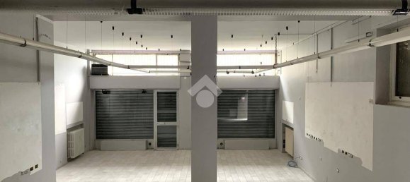 Gewerbliche Immobilie in Milan, Italy 95m², Nr. 341831 15