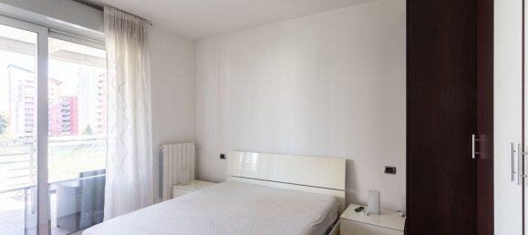 2 bedrooms Apartment in Milan, Italy No. 357775 10