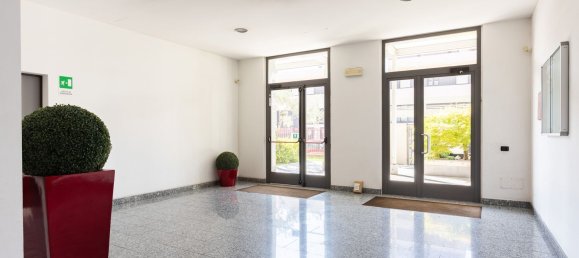 2 bedrooms Apartment in Milan, Italy No. 357775 22