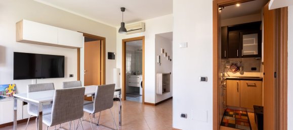 2 bedrooms Apartment in Milan, Italy No. 357775 8