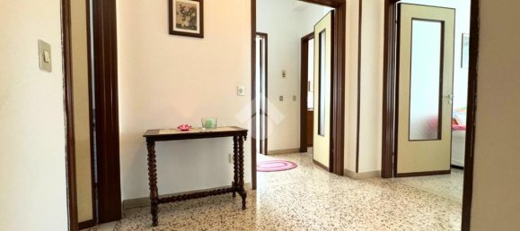 3 bedrooms Apartment in Brescia, Italy No. 142030 16