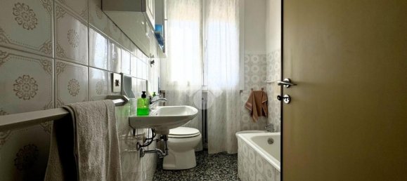 3 bedrooms Apartment in Brescia, Italy No. 142030 4