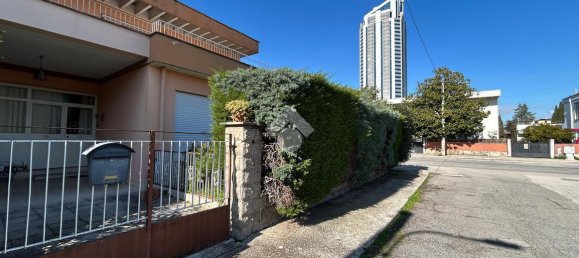 Вилла с 6 комнатами в Латина, Италия № 7317 29