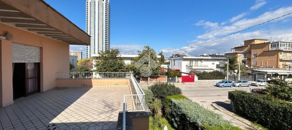 Вилла с 6 комнатами в Латина, Италия № 7317 22