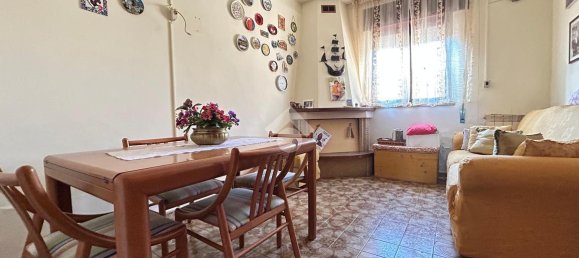 Вилла с 6 комнатами в Латина, Италия № 7317 11