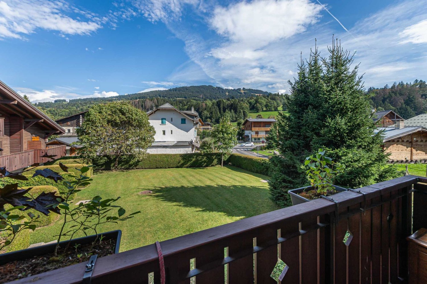 2 bedrooms Apartment in Demi-Quartier, France No. 1359