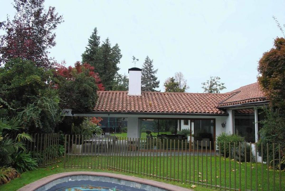 5 bedrooms House in Santiago, Chile No. 2195