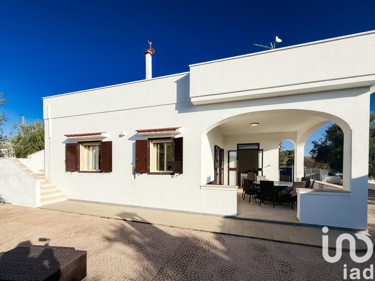 Villa de 6 habitaciónes en Ostuni, Italy No. 130772