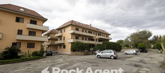 Apartamento de 2 dormitorios en Catanzaro, Italy No. 291282 13