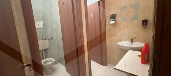 2 rooms Commercial property in Giugliano in Campania, Italy No. 24042 2