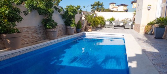 Villa de 4 dormitorios en Alicante, Spain No. 177112 18