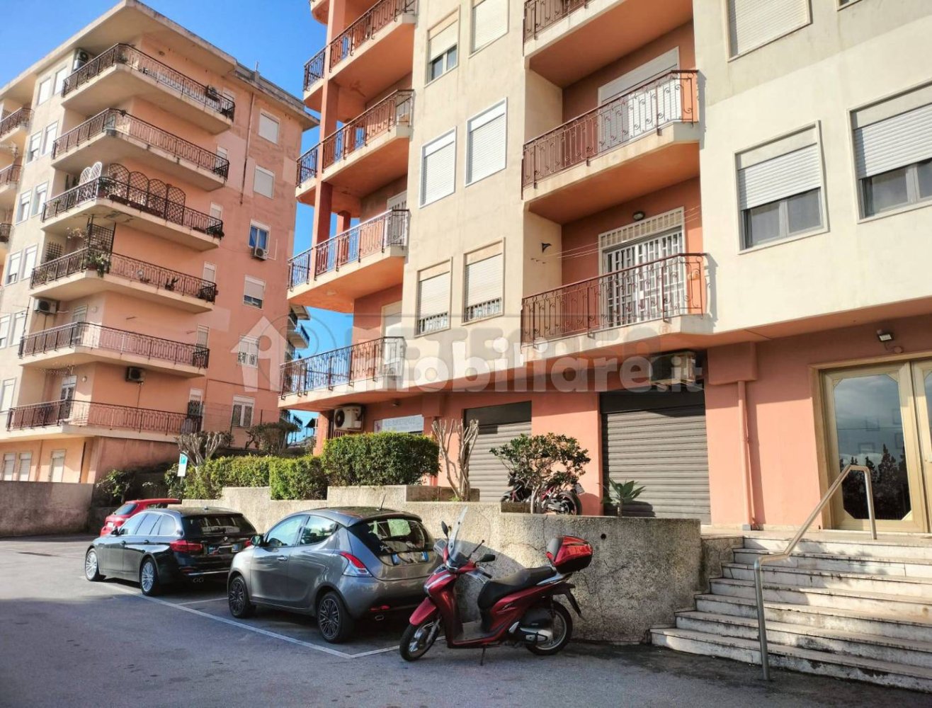 1 room Commercial property in Messina, Italy No. 171770