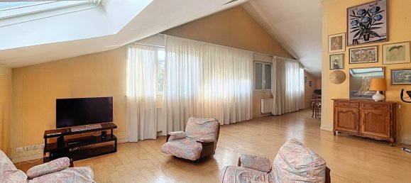 Apartamento de 3 dormitorios en Antony, France No. 164072 4