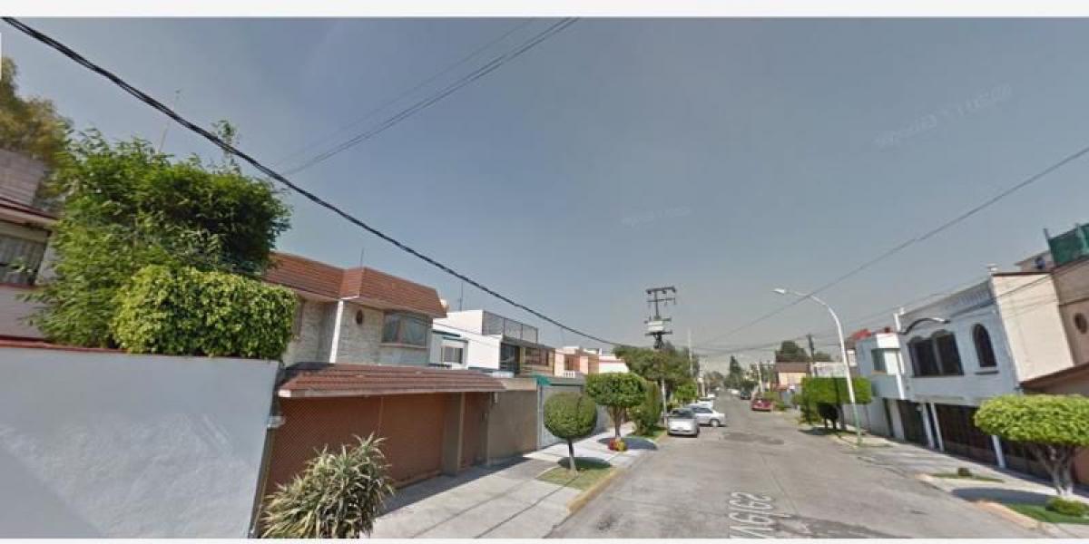 Casa de 4 dormitorios en Naucalpan de Juárez, Mexico No. 210230