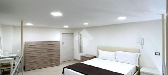 9 rooms Apartment in Naples, Italy No. 148318 8