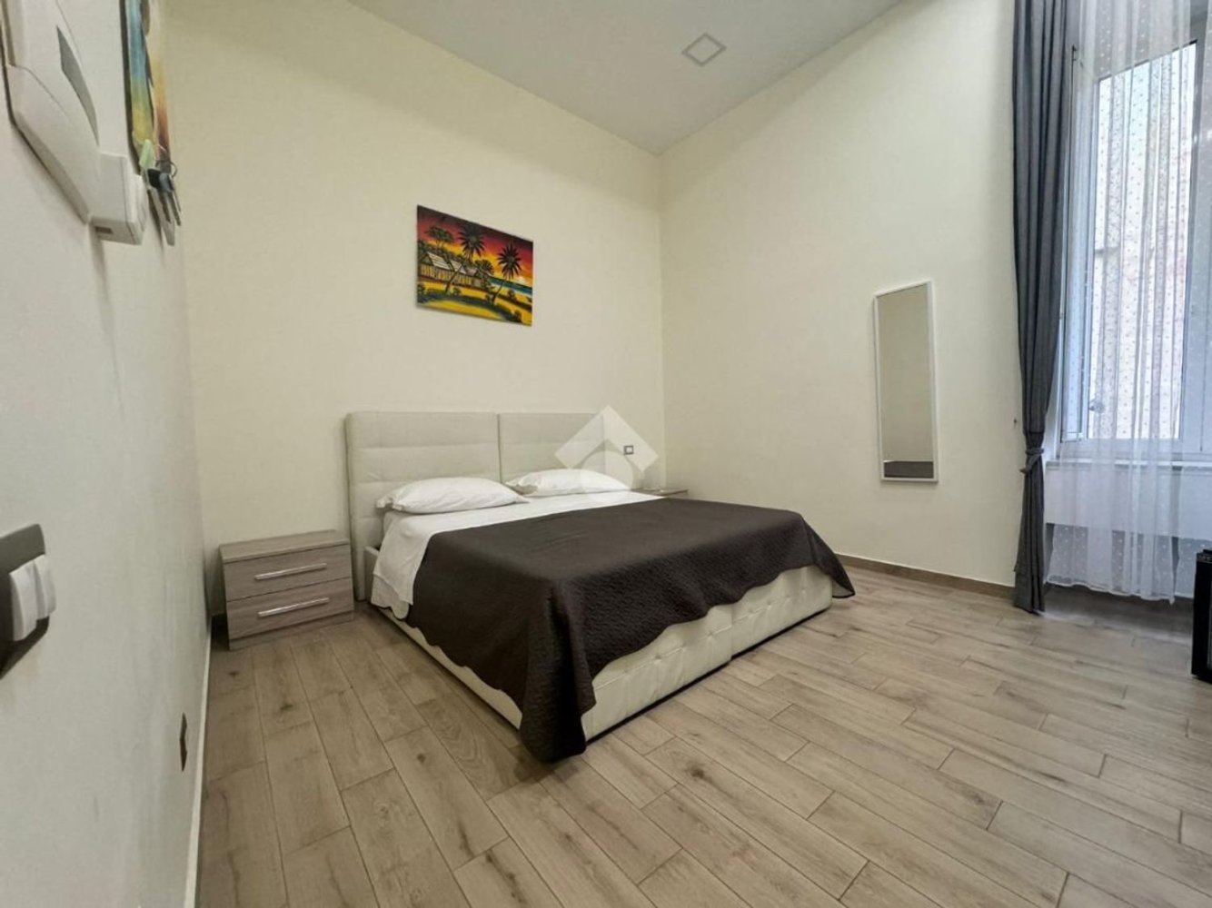 9 rooms Apartment in Naples, Italy No. 148318