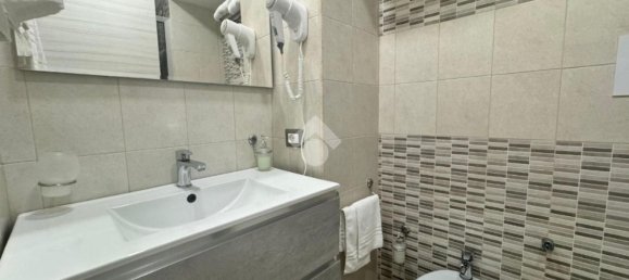 9 rooms Apartment in Naples, Italy No. 148318 31