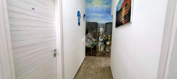 9 rooms Apartment in Naples, Italy No. 148318 28