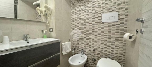 9 rooms Apartment in Naples, Italy No. 148318 32