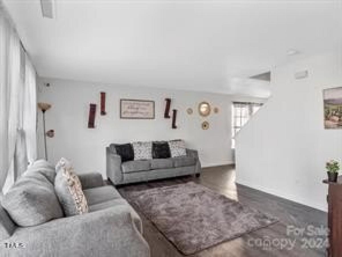 Casa de 3 dormitorios en Concord, USA No. 299922